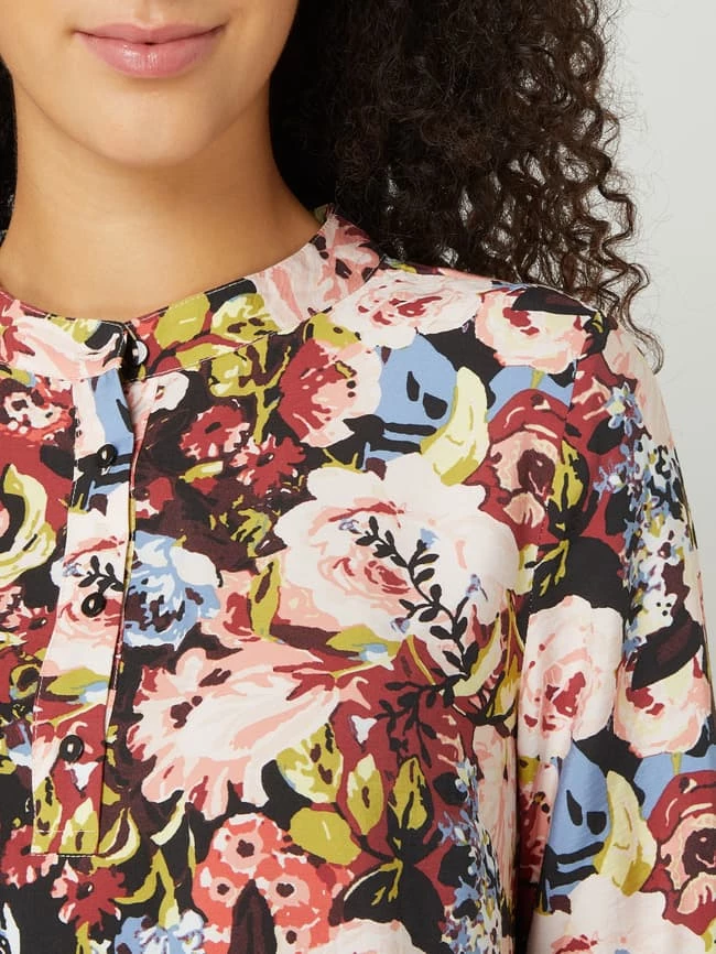 EDITED Blusenkleid Mit Floralem Muster Modell 'Elodie' - Schwarz 3 EDITED Blusenkleid Mit Floralem Muster Modell 'Elodie' - Schwarz – Bild 3
