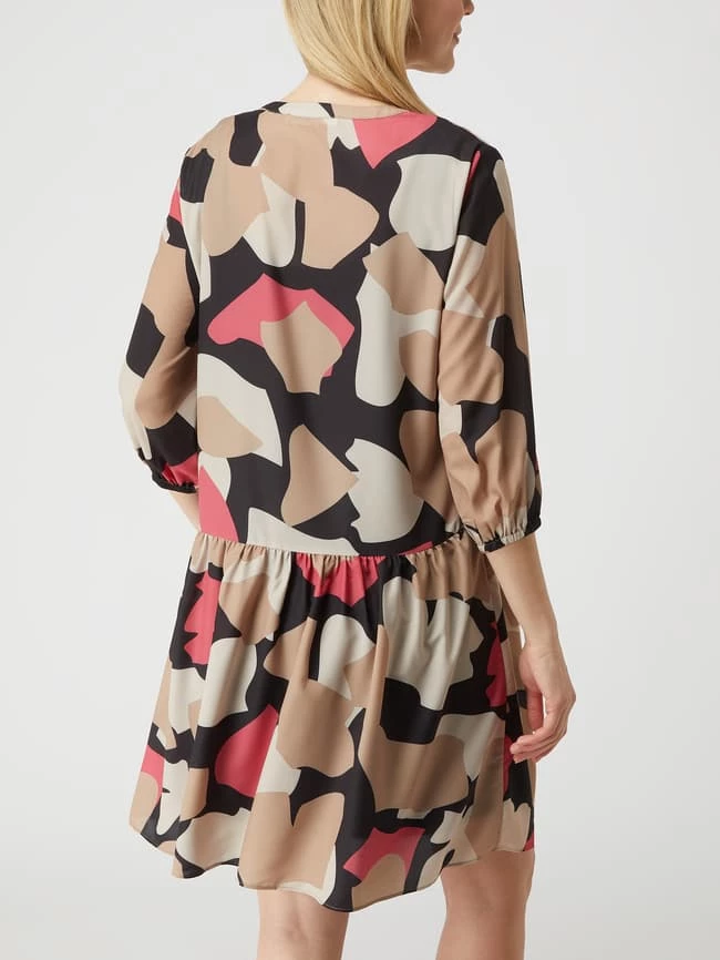 BETTY & CO WHITE Blusenkleid Mit Allover-Muster - Beige 5 BETTY & CO WHITE Blusenkleid Mit Allover-Muster - Beige – Bild 5