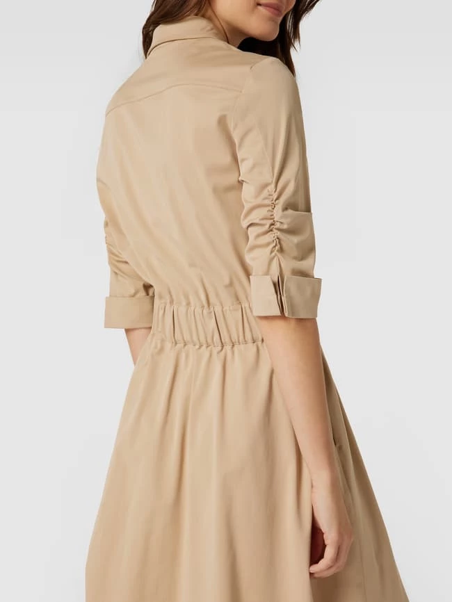 Marc Cain Tailliertes Midikleid Mit Umlegekragen - Taupe 3 Marc Cain Tailliertes Midikleid Mit Umlegekragen - Taupe - Image 3